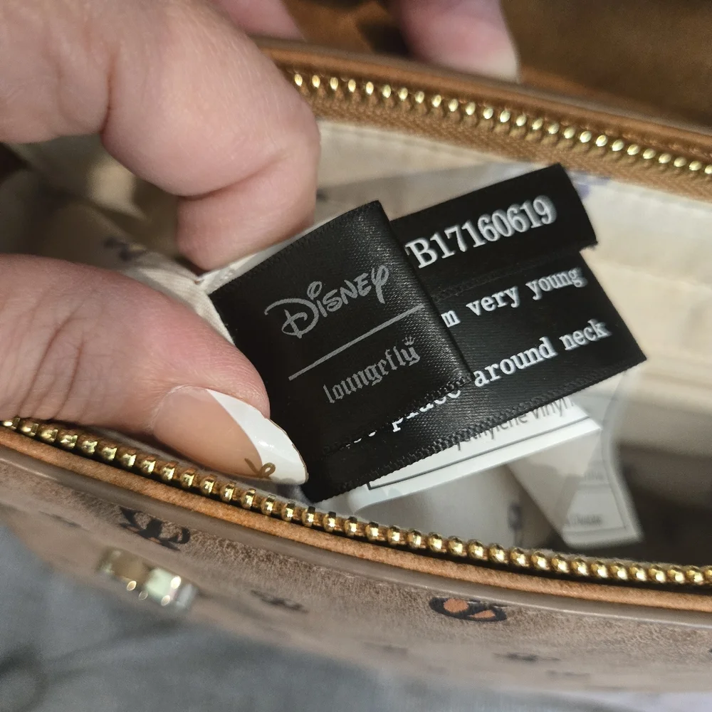 RARE Loungefly Disney Winnie the Pooh Bees Crossbody Bag - BoxLunch Exclusive - Picture 10 of 16